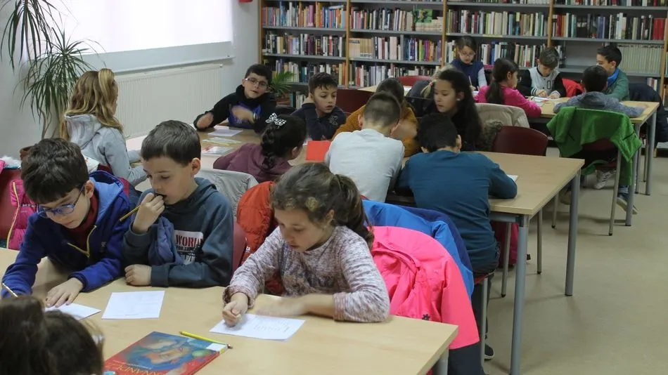 El programa consta de una serie de iniciativas que pretenden dar a conocer la biblioteca y fomentar la lectura