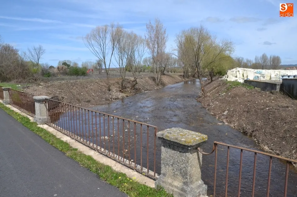 Cambio radical en la imagen del Regato Bodón aguas arriba de Santa Marina  