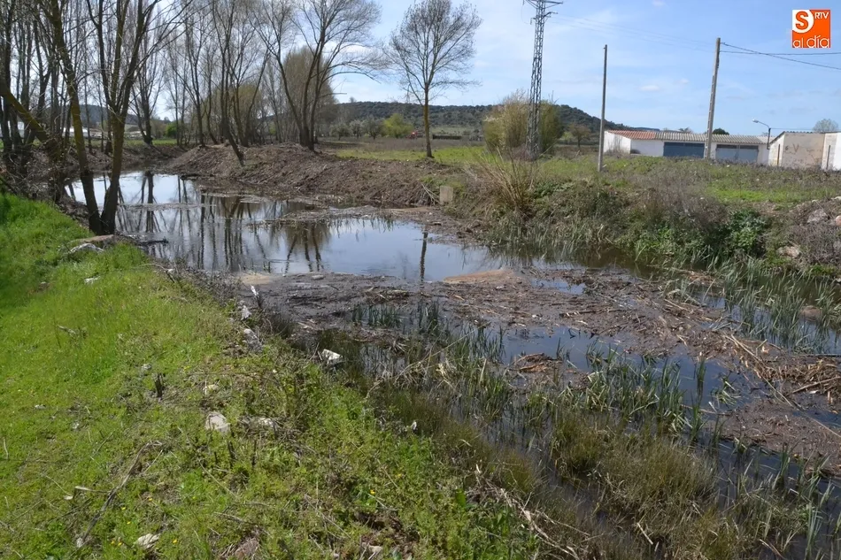 Foto 2 - Cambio radical en la imagen del Regato Bod&oacute;n aguas arriba de Santa Marina  