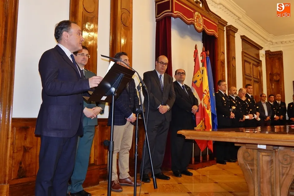Foto 5 - Orden del M&eacute;rito Civil para An&iacute;bal Moro y Fernando Mart&iacute;n, &ldquo;dos magn&iacute;ficos empleados...