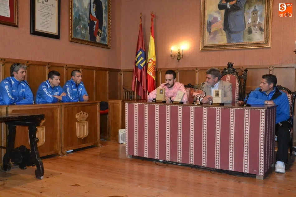 Foto 7 - El Ayuntamiento recibe a La Despensa tras su 4&ordm; t&iacute;tulo de campeones provinciales  