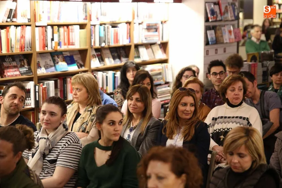 Foto 5 - Patricia Ram&iacute;rez presenta su nuevo libro en Salamanca  