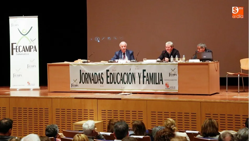 Foto 2 - La Federaci&oacute;n Cat&oacute;lica de AMPAS salmantinos acerca su primera jornada &lsquo;Educaci&oacute;n y Familia&rsquo;  