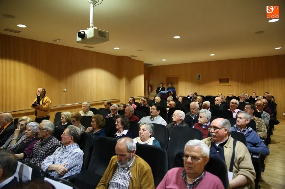 Foto 7 - El Centro de Mayores Tierra Charra acoge un foro sobre la participaci&oacute;n de las personas mayores en ...