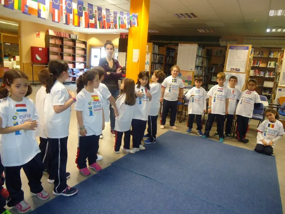Foto 3 - Escolares salmantinos se acercan a la UE en el Centro Europe Direct