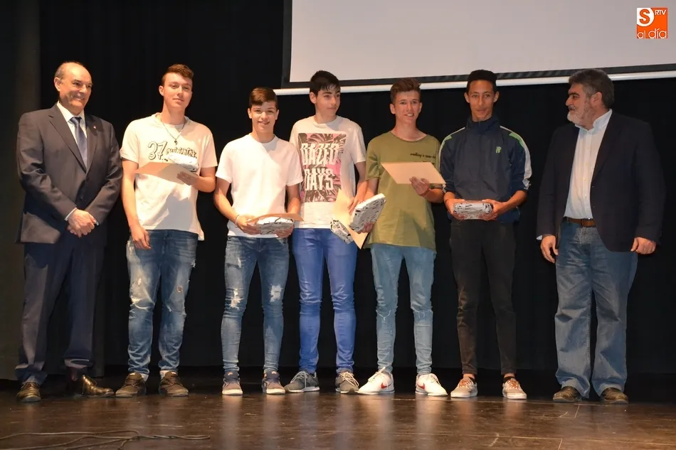 Foto 6 - El IES Tierra copa el podio del XVI Concurso de Ideas Empresariales  
