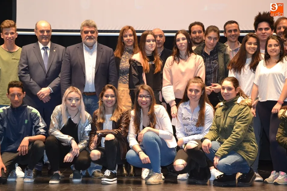 Foto 4 - El IES Tierra copa el podio del XVI Concurso de Ideas Empresariales  
