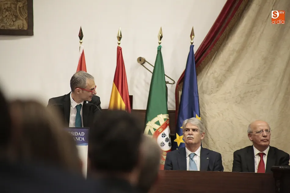 Foto 8 - Rivero resume la historia de la Universidad como &ldquo;800 a&ntilde;os de vocaci&oacute;n europea y 500 de...