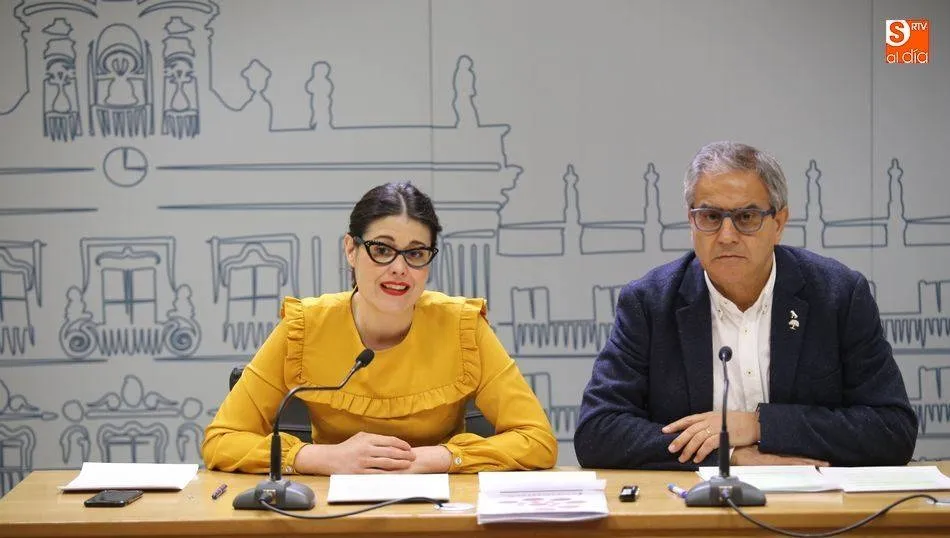 Virginia Carrera y Gabriel Risco, de Ganemos Salamanca. Fotos: Alberto Martín