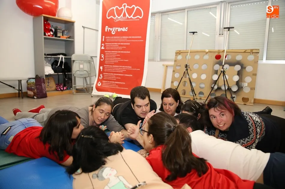 Foto 5 - El concejal de Juventud visita el proyecto &lsquo;Artentusmanos 1.0&rsquo; de AVIVA  