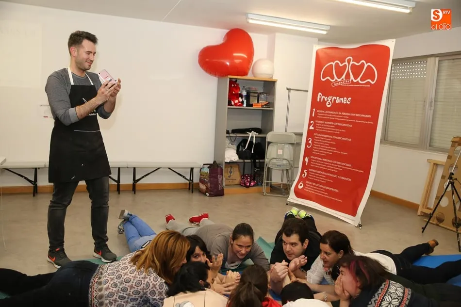 Foto 4 - El concejal de Juventud visita el proyecto &lsquo;Artentusmanos 1.0&rsquo; de AVIVA  