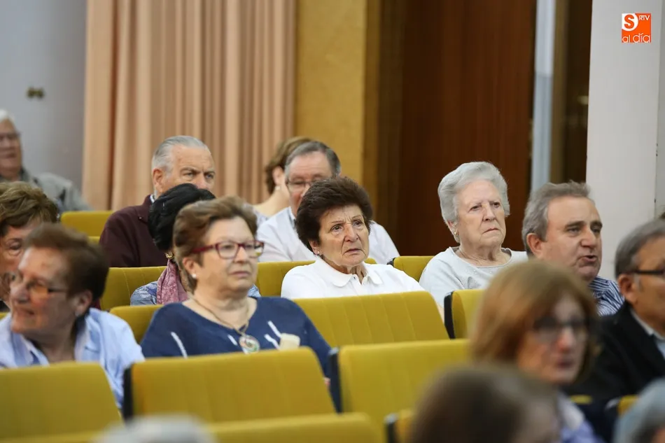 Foto 5 - Guido Tessainer imparte una conferencia sobre el papel de las fuerzas armadas en el siglo XXI  