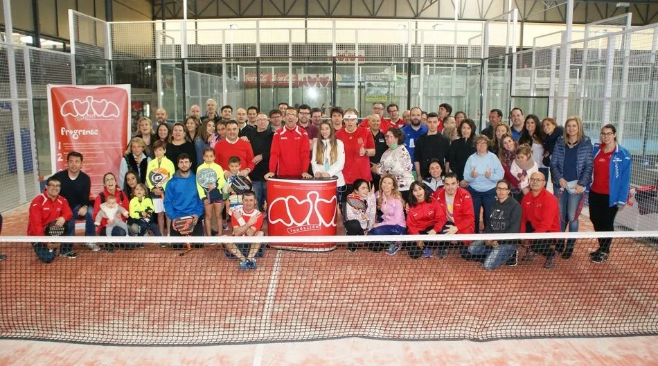 Foto de familia de los ganadores al término del Torneo.