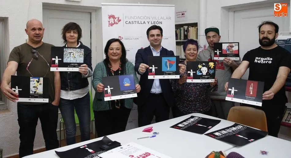 El director de la Fundación Villalar - Castilla y León, Juan Zapatero, la presidenta de la Asociación Zoes, Inma Cid, y la directora del DA2, Tate Díez, en la presentación del certamen. Foto de Alejandro López