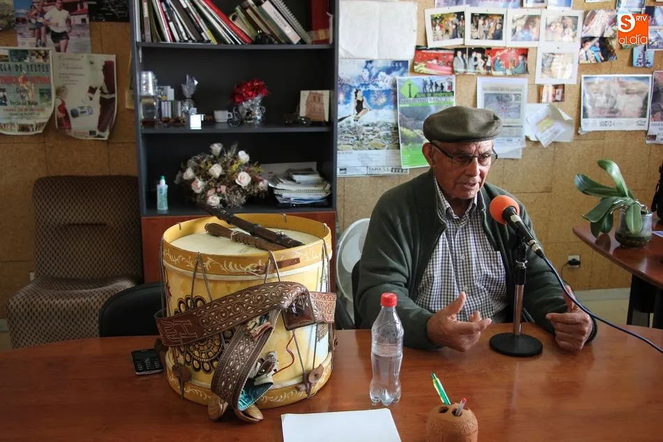 Foto 8 - Arcadio Vicente y Jorge Sousa, la tradici&oacute;n del tamborilero contin&uacute;a  