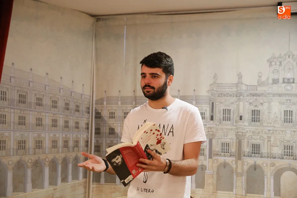 Foto 7 - Miguel Gane deleita a un entregado p&uacute;blico con sus versos