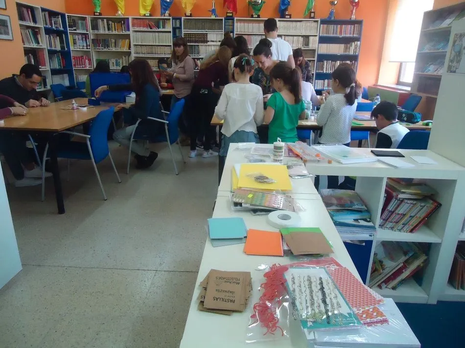 Foto 6 - Postales solidarias en el Colegio Padres Trinitarios