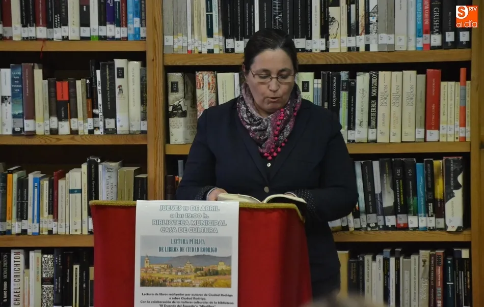 Foto 7 - Una quincena de personas celebran el D&iacute;a del Libro dando lectura a textos vinculados a Mir&oacute;briga  