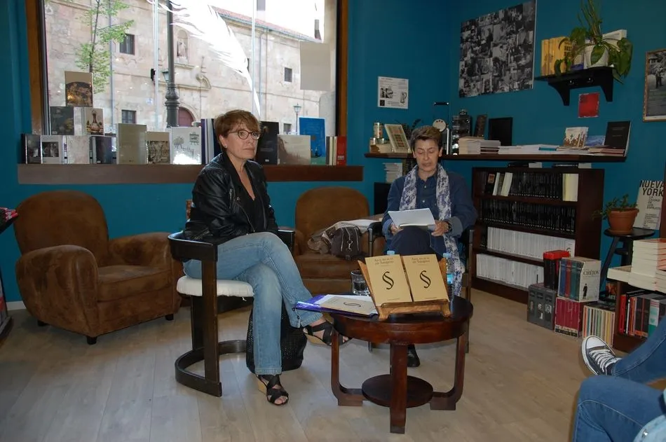 Foto 4 - Pilar Salamanca charla con Charo Ruano en Letras Corsarias