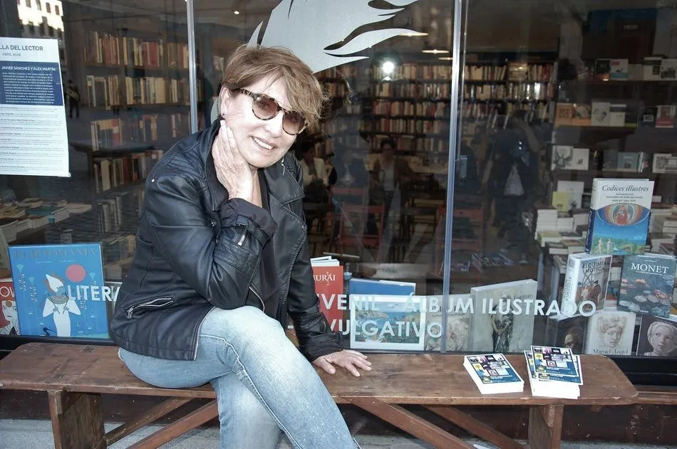 Foto 2 - Pilar Salamanca charla con Charo Ruano en Letras Corsarias