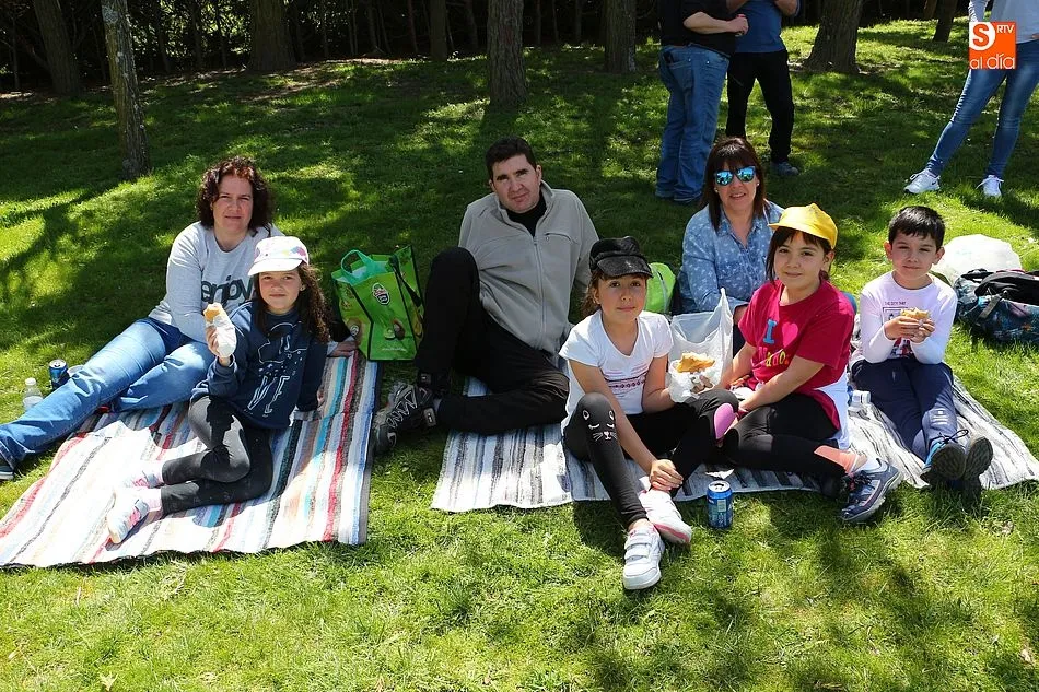 Foto 5 - Solidaria y soleada Operaci&oacute;n Bocata en Los Santos