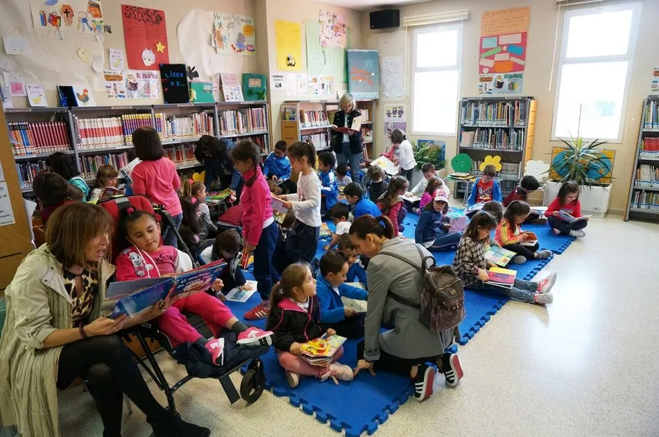 Foto 8 - Los alumnos de Infantil del CEIP Villares de la Reina visitan la biblioteca  
