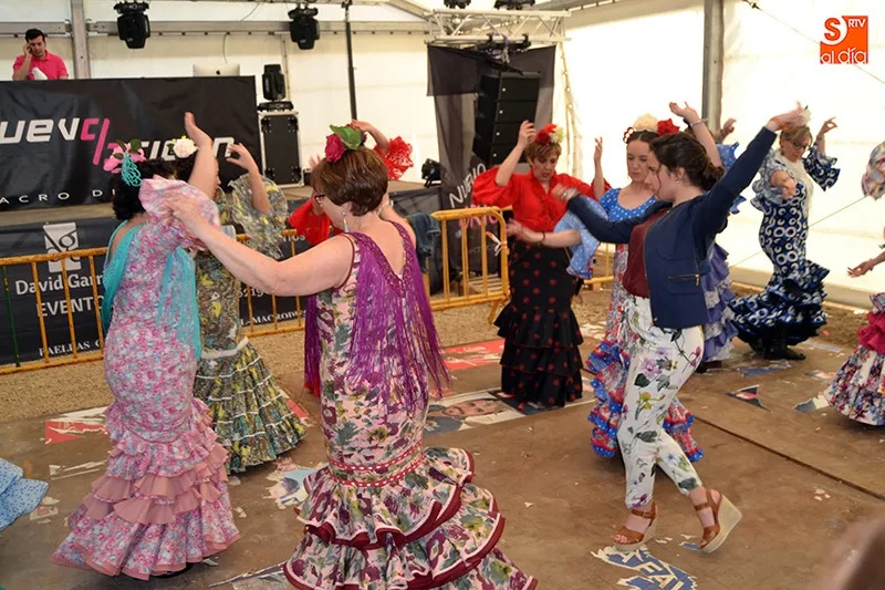 Foto 2 - La X Feria de Abril y la I Feria del Caballo abren sus puertas con gran expectaci&oacute;n y ambiente