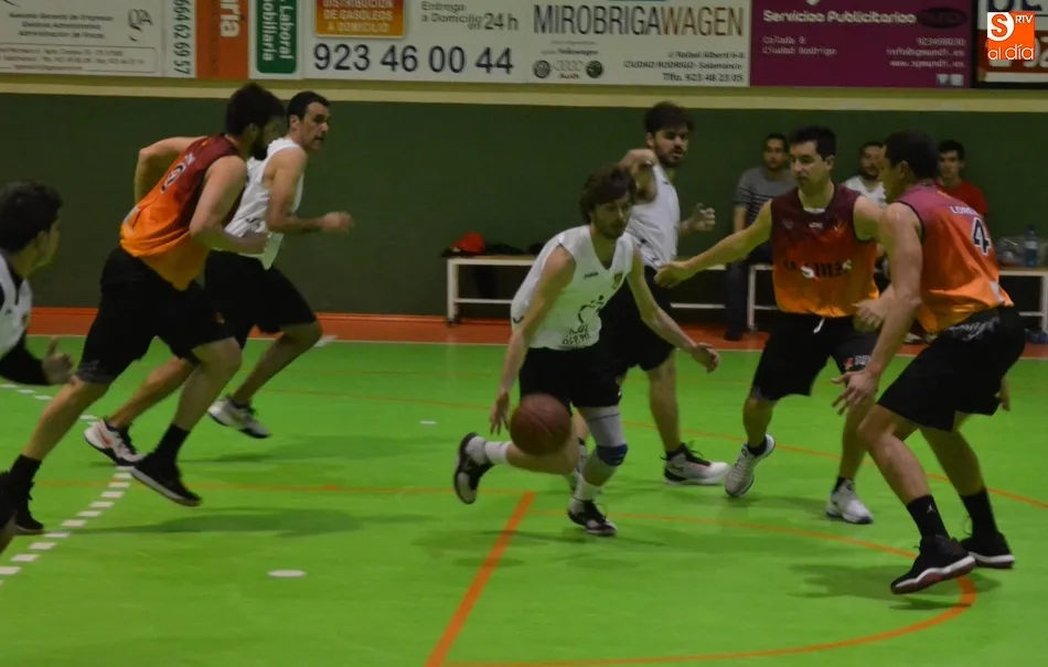 Foto 5 - [M 20-24 ABR] Pleno de clasificaciones en los Juegos Escolares de f&uacute;tbol sala en la jornada...