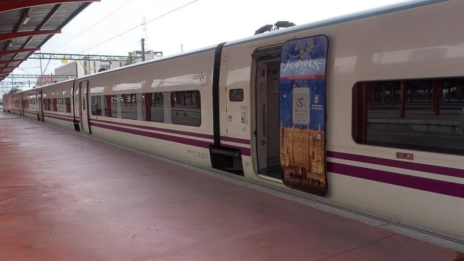 Foto 9 - Los trenes Alvia promocionan por el pa&iacute;s a Salamanca y el VIII Centenario de la Universidad