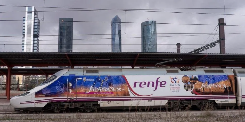 Foto 8 - Los trenes Alvia promocionan por el pa&iacute;s a Salamanca y el VIII Centenario de la Universidad