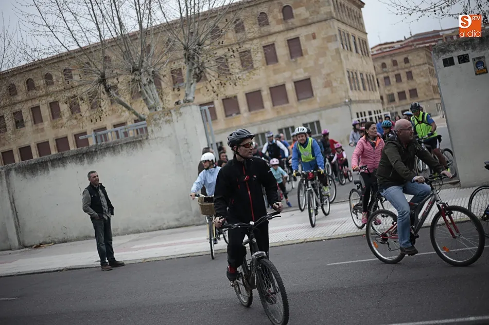 Foto 9 - Buen ambiente y diversi&oacute;n en la marcha cicloturista del colegio Marista
