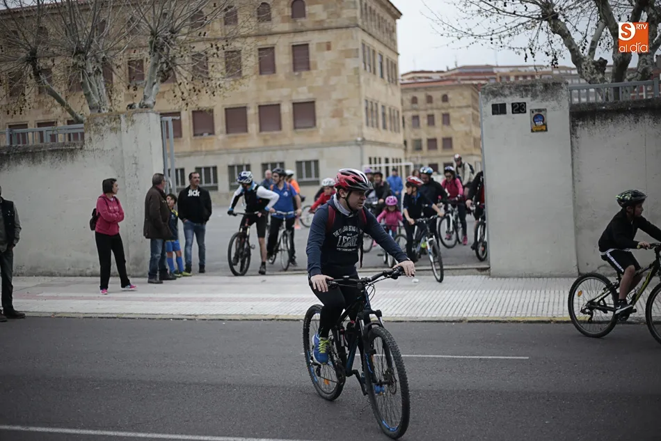 Foto 8 - Buen ambiente y diversi&oacute;n en la marcha cicloturista del colegio Marista