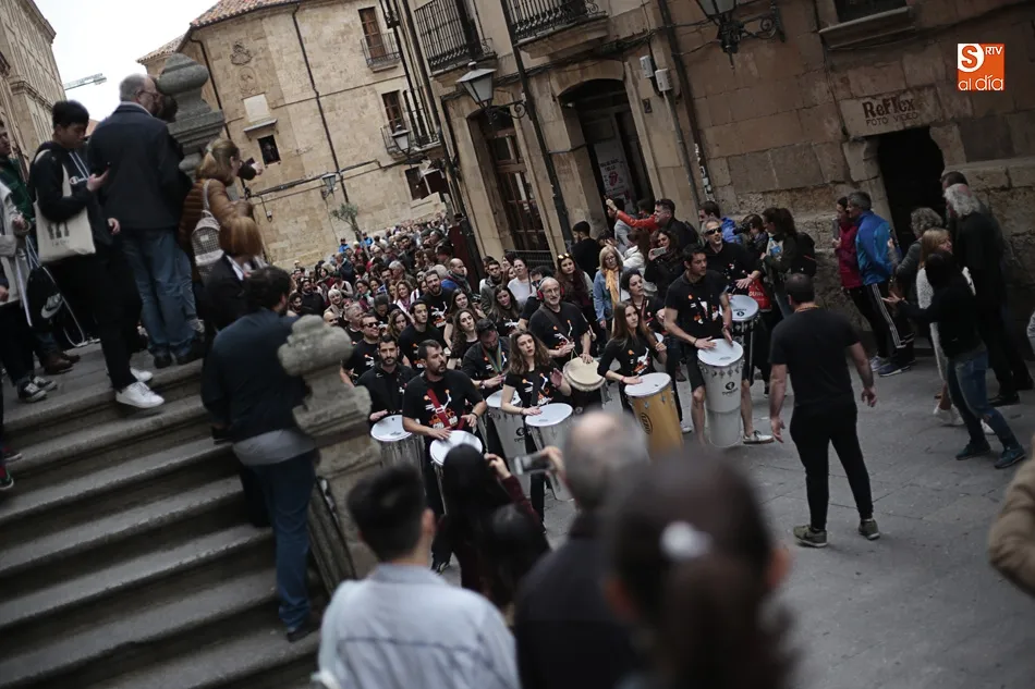 Foto 7 - Cinco batucadas conquistan el centro de la ciudad con sus ritmos brasile&ntilde;os