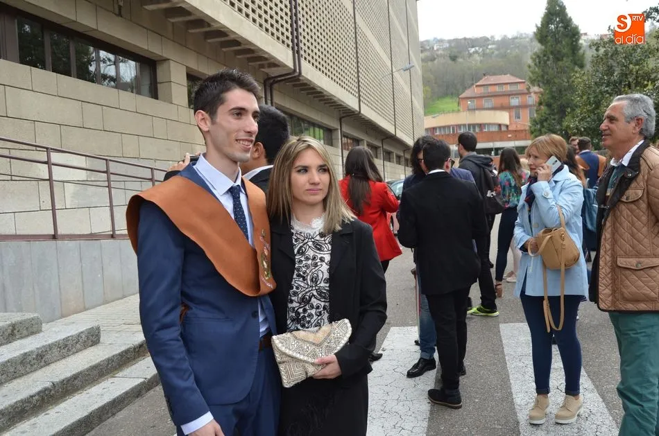 Foto 10 - El Rector de la USAL preside este a&ntilde;o las graduaciones en la Escuela Superior de Ingenier&iacute;a  