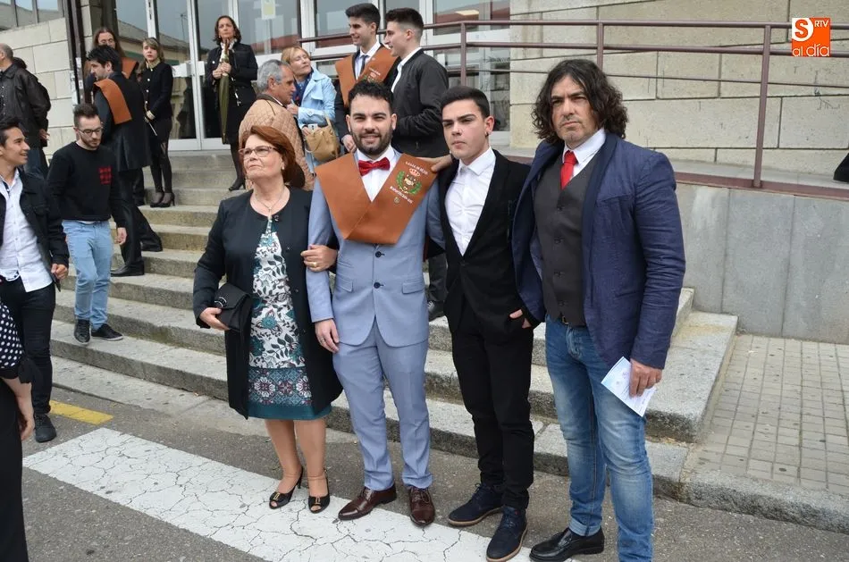Foto 5 - El Rector de la USAL preside este a&ntilde;o las graduaciones en la Escuela Superior de Ingenier&iacute;a  