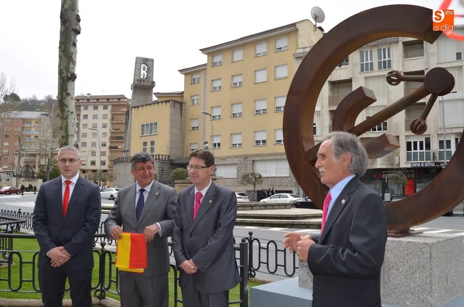 Foto 7 - El Rector de la USAL preside este a&ntilde;o las graduaciones en la Escuela Superior de Ingenier&iacute;a  