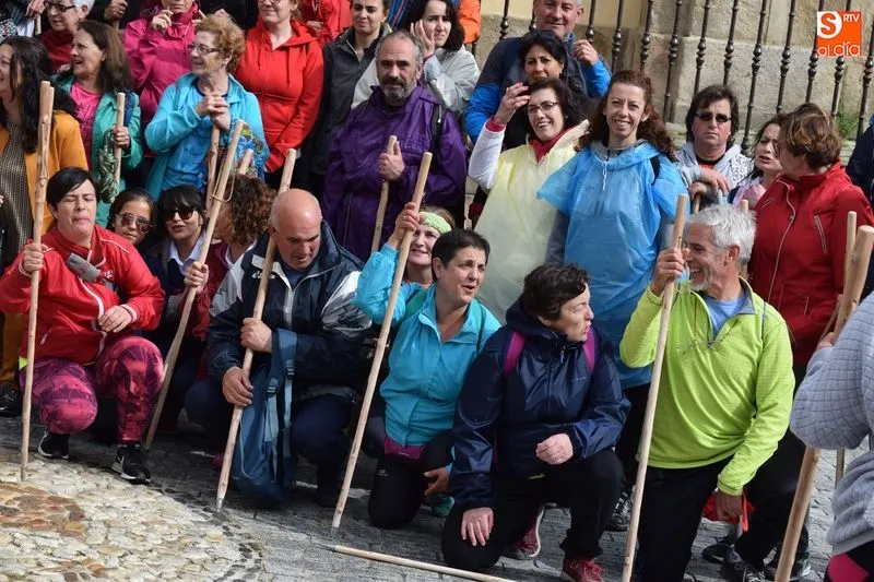 Foto 3 - Un centenar de peregrinos culmina la primera jornada teresiana de peregrinaci&oacute;n y cultura