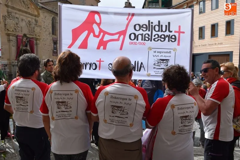 Foto 2 - Un centenar de peregrinos culmina la primera jornada teresiana de peregrinaci&oacute;n y cultura