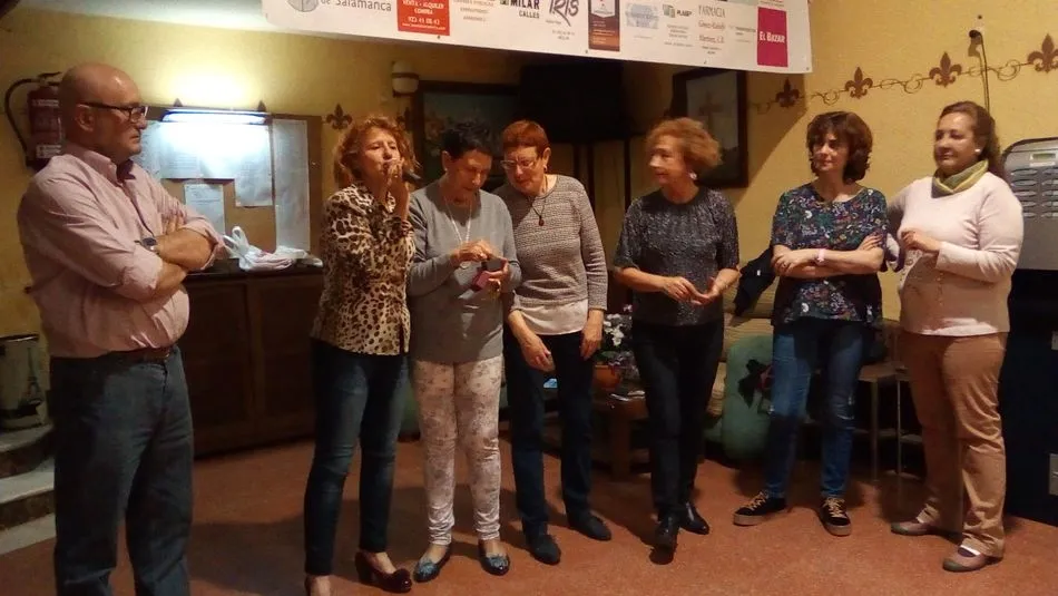 Momento del la entrega de premios del Campeonato de chinchón femenino