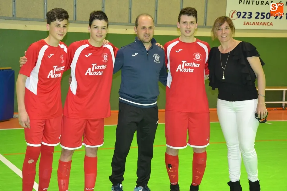 Foto 10 - El III Juvenil jubila a una generaci&oacute;n y da la bienvenida a otra con una c&oacute;moda goleada  