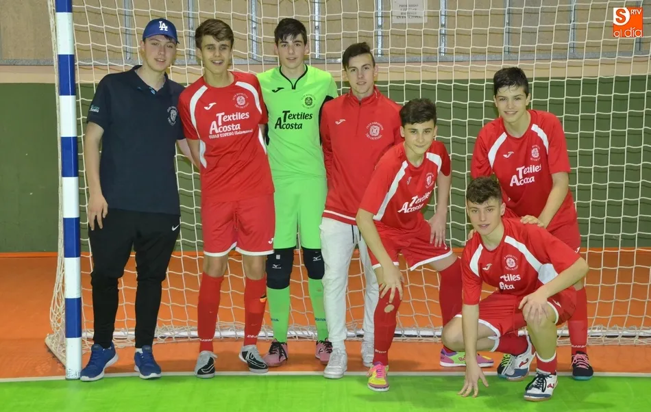 Foto 4 - El III Juvenil jubila a una generaci&oacute;n y da la bienvenida a otra con una c&oacute;moda goleada  