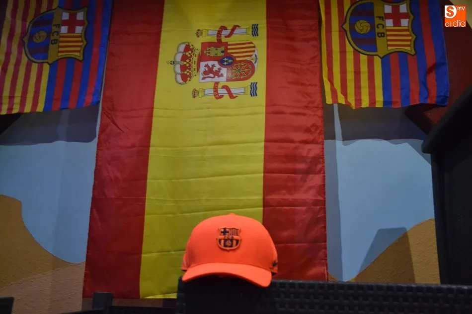 Foto 2 - La Pe&ntilde;a Barcelonista, que tuvo representaci&oacute;n en el Wanda, festeja la 4&ordf; Copa del Rey...