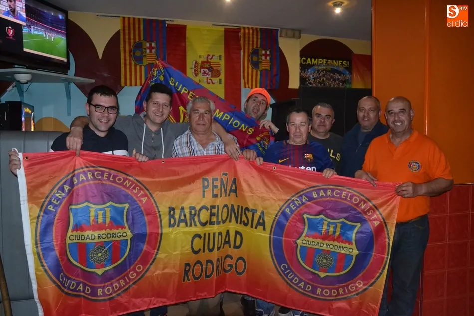 La Peña Barcelonista, que tuvo representación en el Wanda, festeja la 4ª Copa del Rey...