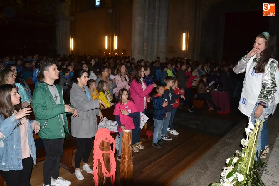 Foto 7 - Lleno en la Catedral de Santa Mar&iacute;a para rematar un largo d&iacute;a misionero  