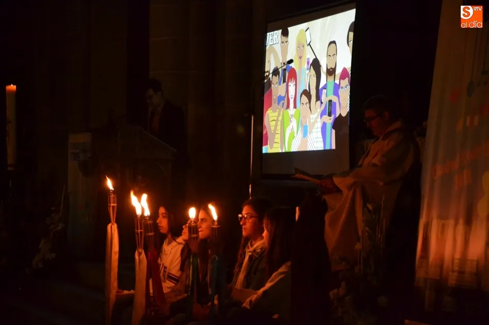 Foto 2 - Lleno en la Catedral de Santa Mar&iacute;a para rematar un largo d&iacute;a misionero  