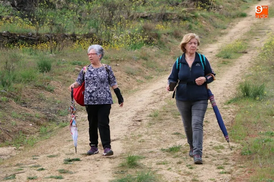 Foto 8 - Pere&ntilde;a muestra sus extraordinarias arribes en una nueva marcha senderista para recordar  