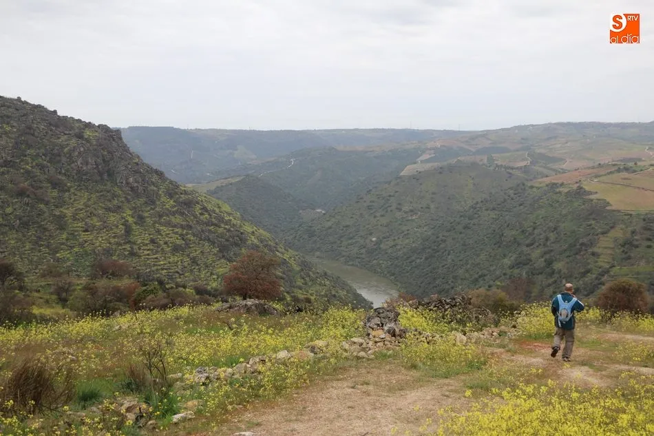 Foto 5 - Pere&ntilde;a muestra sus extraordinarias arribes en una nueva marcha senderista para recordar  