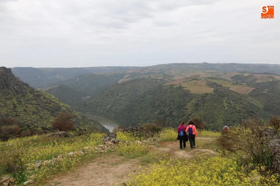 Foto 3 - Pere&ntilde;a muestra sus extraordinarias arribes en una nueva marcha senderista para recordar  