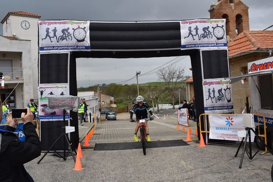 Foto 10 - Miguel Barrientos Diego y Ainhoa S&aacute;nchez Casta&ntilde;o vencedores de la Ruta BTT de Saelices el Chico  
