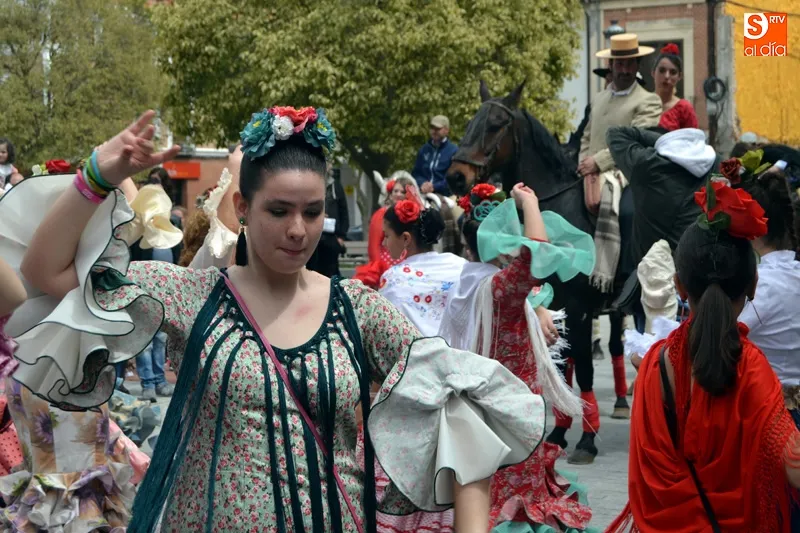 Foto 8 - La X Feria de Abril y la I Feria del Caballo de Pe&ntilde;aranda echan el tel&oacute;n con una colorida fiesta